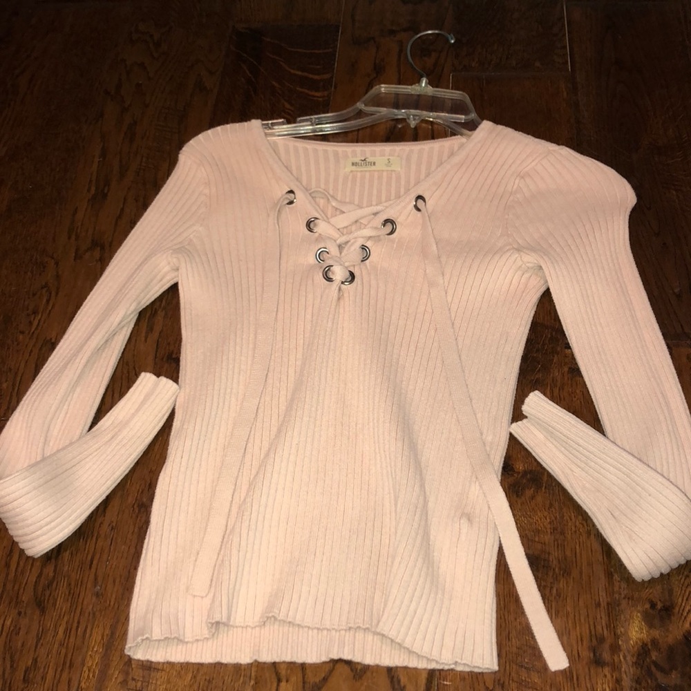 Hollister sweater worn 1 time